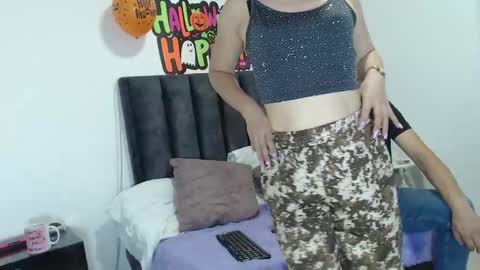 gabrielyabigail online show from October 4, 8:39 pm