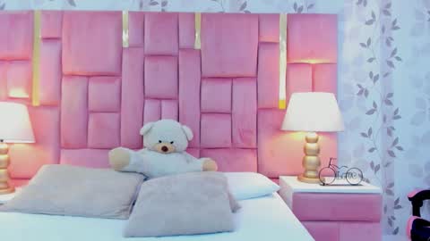 gabymoreau online show from March 5, 10:41 pm