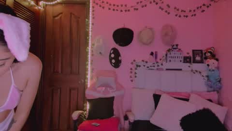 gabyye capprins online show from October 8, 12:18 am