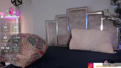 gabyyjones online show from November 12, 11:45 am