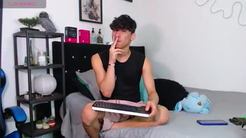 gael_jones online show from October 26, 5:08 am