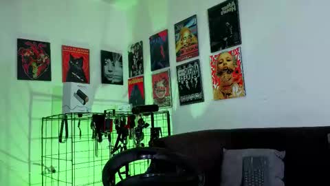 Gael Conner online show from October 25, 3:40 am