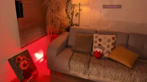 gaia_joness online show from September 12, 8:44 pm