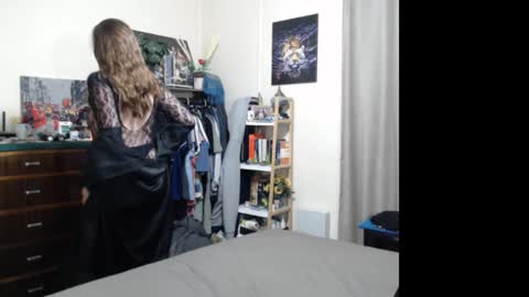 HOT  online show from February 1, 10:05 am