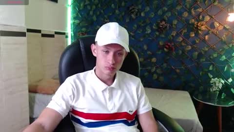 garuo_18 online show from November 25, 3:38 am