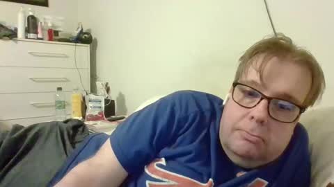 Snapshot of garyg930 chatting on September 28, 1:58 am Gary online show from September 28, 1:58 am