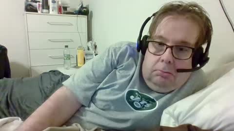 Snapshot of garyg930 chatting on October 8, 5:13 am Gary online show from October 8, 5:13 am