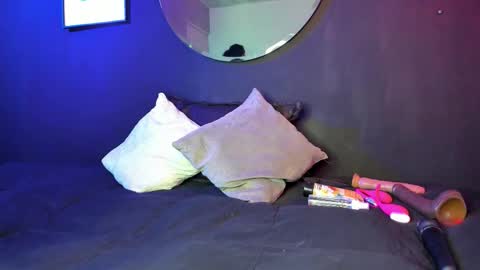  Usagi  online show from September 16, 7:17 pm