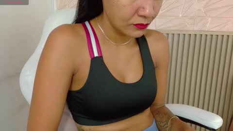 gaviluc_ online show from November 26, 10:34 am