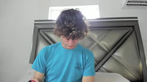 Snapshot of gayndepressed chatting on October 3, 9:45 pm Trace online show from October 3, 9:45 pm