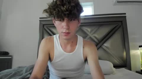 Snapshot of gayndepressed chatting on October 1, 11:25 pm Trace online show from October 1, 11:25 pm