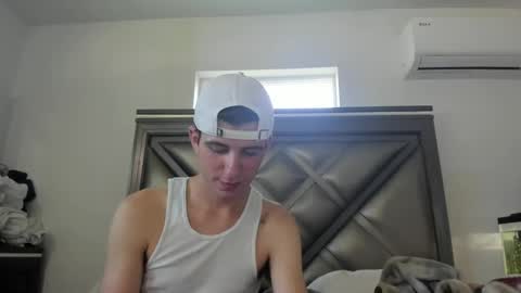 Snapshot of gayndepressed chatting on September 13, 6:54 pm Trace online show from September 13, 6:54 pm