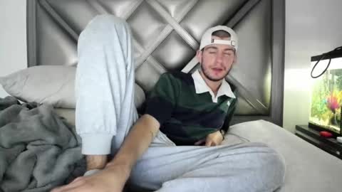 Snapshot of gayndepressed chatting on October 29, 2:35 am Trace online show from October 29, 2:35 am