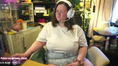 Snapshot of geeky_kitten chatting on October 12, 2:53 pm Geeky Kitten Leina -  online show from October 12, 2:53 pm