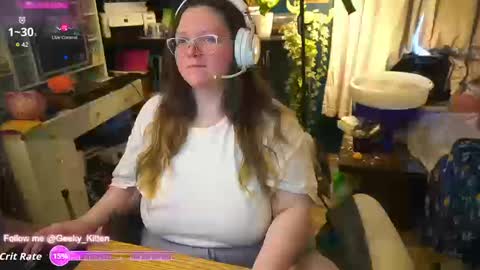 Snapshot of geeky_kitten chatting on September 11, 2:40 pm Geeky Kitten Leina -  online show from September 11, 2:40 pm