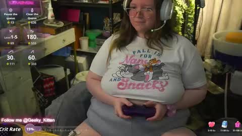 Snapshot of geeky_kitten chatting on September 29, 10:03 am Geeky Kitten Leina -  online show from September 29, 10:03 am