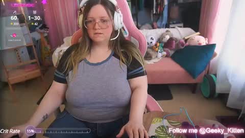 Snapshot of geeky_kitten chatting on February 20, 7:52 pm Geeky Kitten Leina -  online show from February 20, 7:52 pm