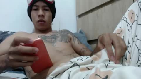 Snapshot of gekyunwasbanned chatting on October 14, 12:57 am Andrs online show from October 14, 12:57 am
