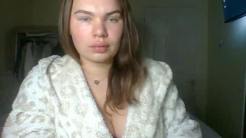 Snapshot of gemmarmalade chatting on October 21, 6:29 am GEMMARMALADE online show from October 21, 6:29 am