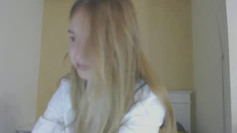 Snapshot of gentle_grace chatting on December 2, 12:13 pm gentle_grace online show from December 2, 12:13 pm