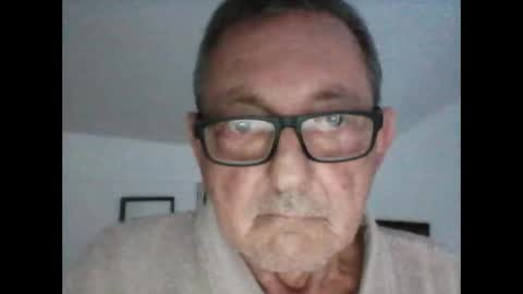 Snapshot of georg1412 chatting on September 24, 4:14 pm georg1412 online show from September 24, 4:14 pm