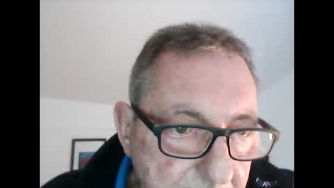 Snapshot of georg1412 chatting on October 28, 2:40 pm georg1412 online show from October 28, 2:40 pm