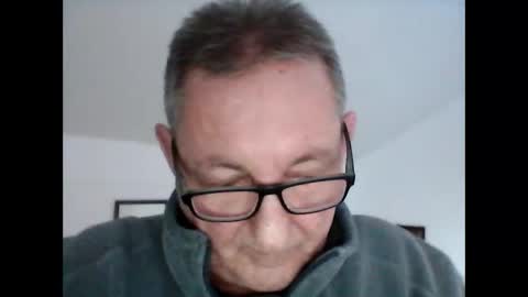 Snapshot of georg1412 chatting on October 24, 3:13 pm georg1412 online show from October 24, 3:13 pm