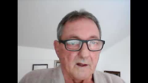 Snapshot of georg1412 chatting on October 8, 11:27 am georg1412 online show from October 8, 11:27 am