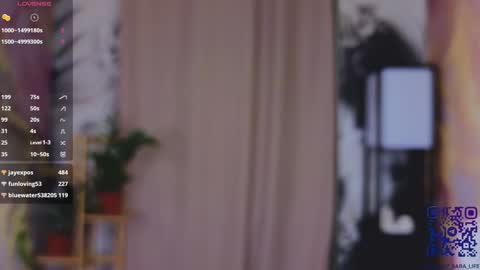 Sara online show from December 17, 3:16 pm