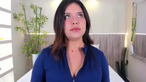 GeorginaReyes  online show from June 19, 10:27 pm