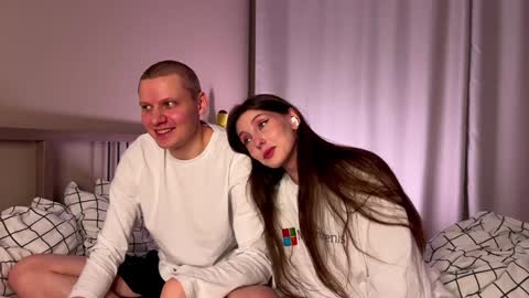 Snapshot of gethigh_ chatting on December 11, 7:36 pm Liz and Mark online show from December 11, 7:36 pm