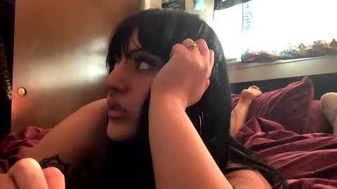 gh0stgrlfrnd online show from January 10, 11:10 pm