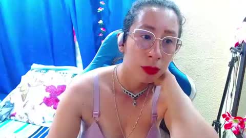 Gia  online show from July 31, 9:05 pm