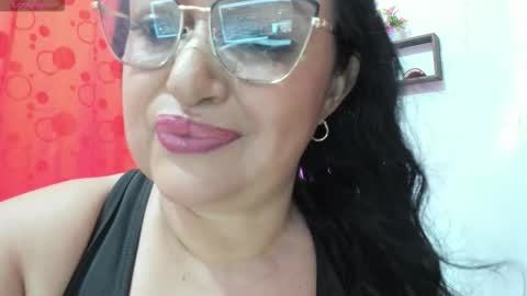 nahomi online show from December 18, 11:33 pm