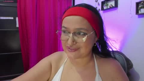 nahomi online show from November 14, 10:55 pm