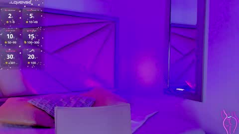 Gia  online show from May 2, 12:27 am