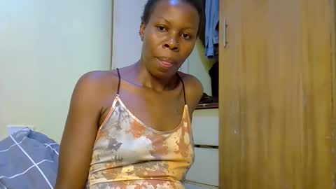 Snapshot of gianna_012 chatting on October 1, 3:00 pm ENNY online show from October 1, 3:00 pm