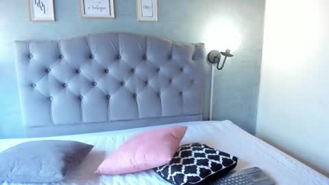 giannaslimjb online show from November 6, 8:01 pm