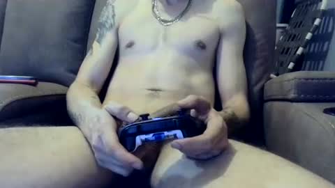 giantdick4u1991 online show from December 13, 6:42 am