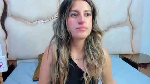 GiaRoussel online show from October 10, 8:57 pm