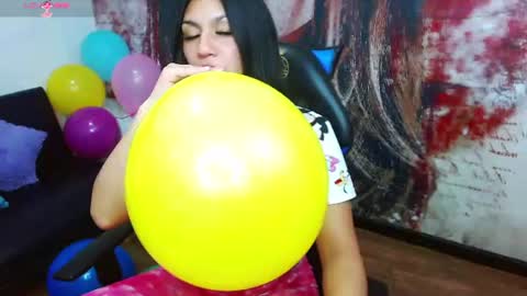 Gigi 3 online show from July 17, 9:39 pm
