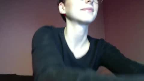 Gigi online show from March 17, 4:12 pm