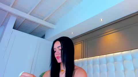 gigi wilden online show from June 25, 11:15 am