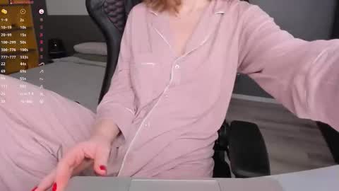 gigihadd online show from February 13, 12:19 pm