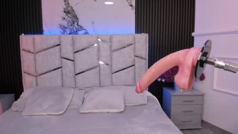 Gigi Doll online show from January 17, 11:19 am