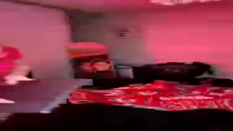 gigilovesyou1997 online show from August 6, 8:12 am