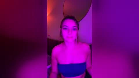 gigilovesyou1997 online show from June 19, 12:16 am
