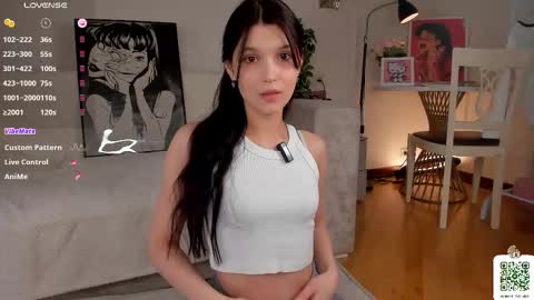 Snapshot of gimme_the_kiss chatting on October 15, 8:15 am Mia online show from October 15, 8:15 am
