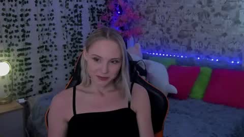 Gina online show from July 9, 2:26 am