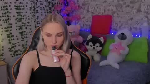 Gina online show from June 29, 1:02 am
